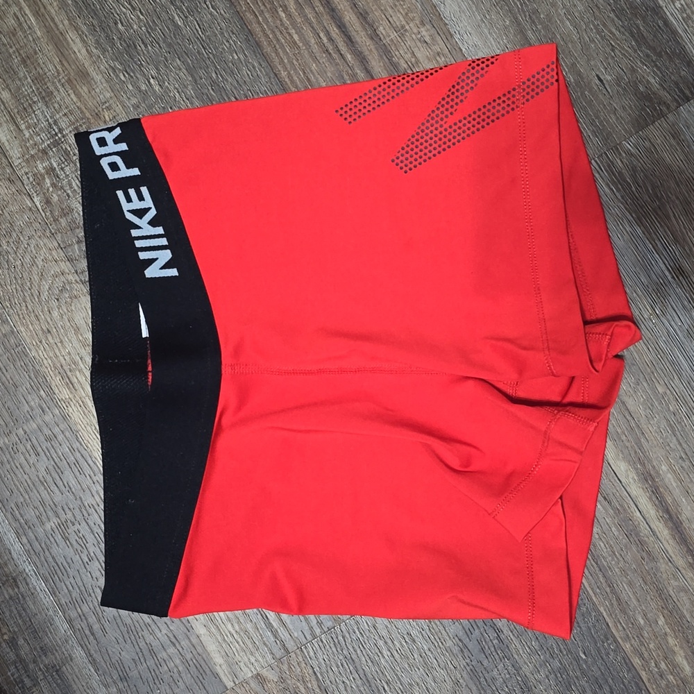Nike pro